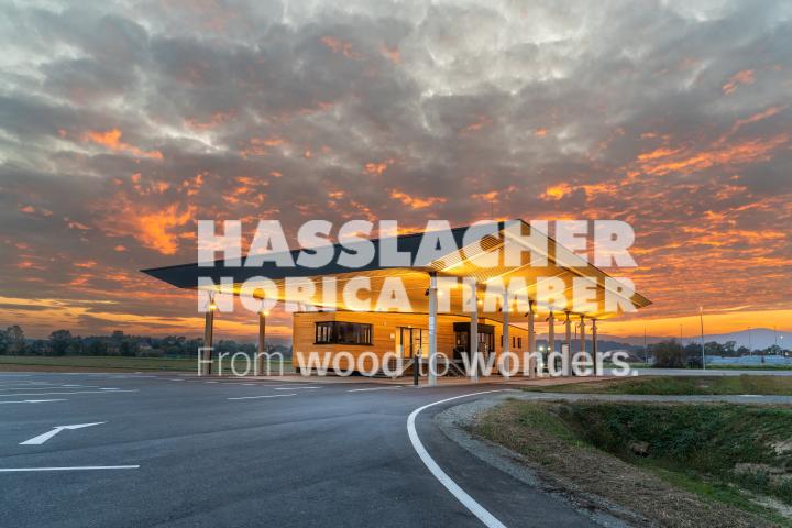 Den in den letzten Jahren im Bereich Maschinentechnik getätigten Investitionen am Standort der HASSLACHER PREDING Holzindustrie GmbH in Preding, Steiermark folgten nun auch Invest