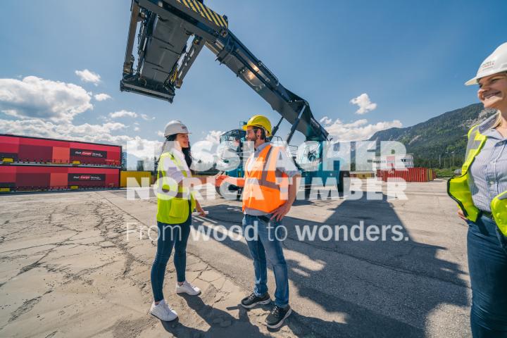 HNT STA AT SBG Verladung Fürnitz Container HNT STA AT SBG Verladung Fürnitz Container