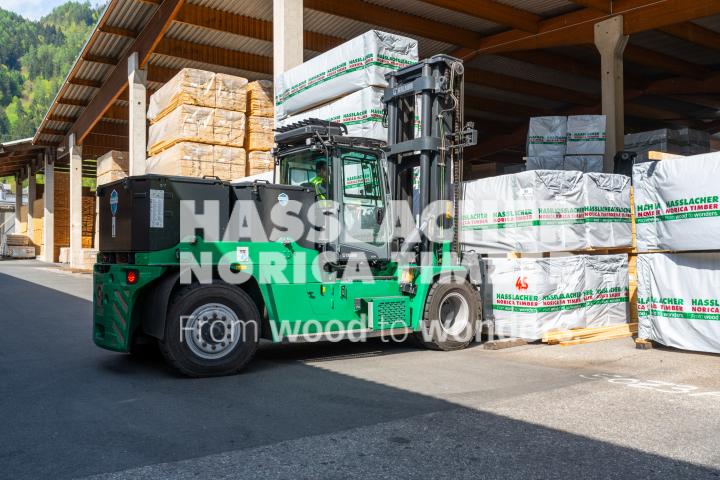 HNT STA AT SBG Beladung LKW Sachsenburg HNT STA AT SBG Beladung LKW Sachsenburg