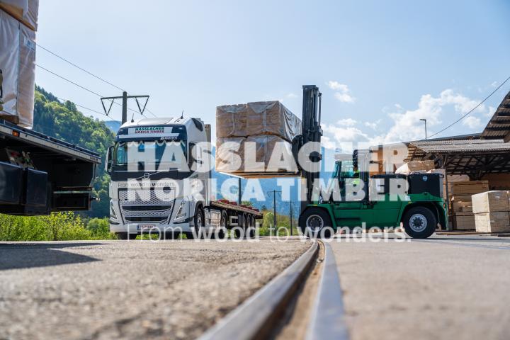 HNT STA AT SBG Beladung LKW Sachsenburg HNT STA AT SBG Beladung LKW Sachsenburg