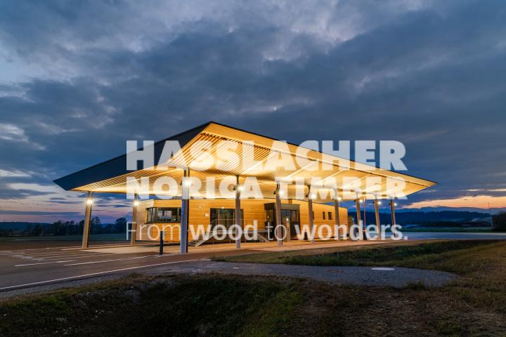 Den in den letzten Jahren im Bereich Maschinentechnik getätigten Investitionen am Standort der HASSLACHER PREDING Holzindustrie GmbH in Preding, Steiermark folgten nun auch Invest Den in den letzten Jahren im Bereich Maschinentechnik getätigten Investitionen am Standort der HASSLACHER PREDING Holzindustrie GmbH in Preding, Steiermark folgten nun auch Invest