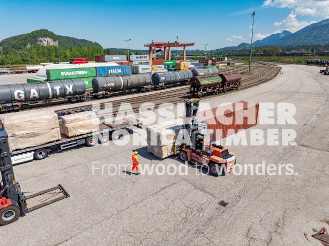 HNT STA AT SBG Verladung Fürnitz Container HNT STA AT SBG Verladung Fürnitz Container