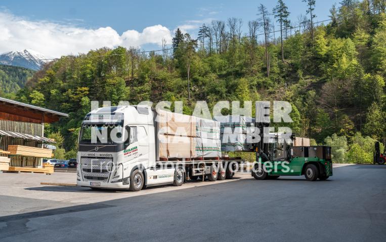 HNT STA AT SBG Beladung LKW Sachsenburg HNT STA AT SBG Beladung LKW Sachsenburg