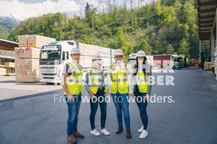 HNT STA AT SBG Beladung LKW Sachsenburg 