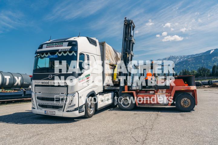 HNT STA AT SBG Verladung Fürnitz Container HNT STA AT SBG Verladung Fürnitz Container