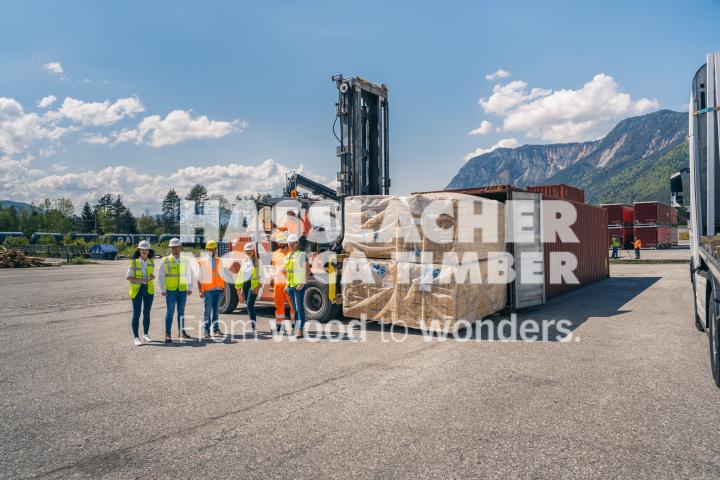 HNT STA AT SBG Verladung Fürnitz Container HNT STA AT SBG Verladung Fürnitz Container