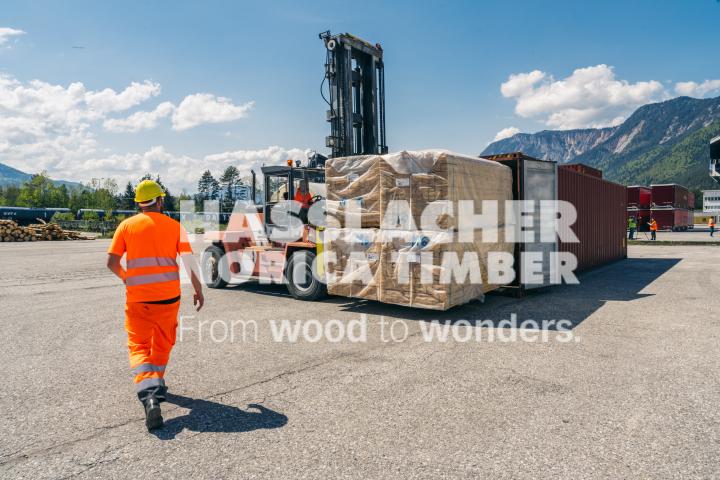 HNT STA AT SBG  Verladung Fürnitz Container 