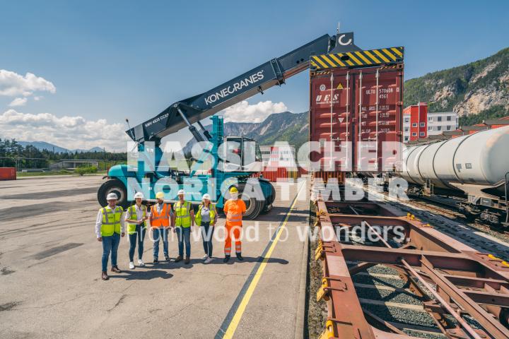 HNT STA AT SBG Verladung Fürnitz Container HNT STA AT SBG Verladung Fürnitz Container