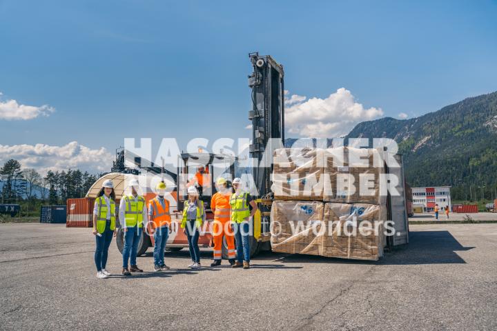 HNT STA AT SBG Verladung Fürnitz Container HNT STA AT SBG Verladung Fürnitz Container