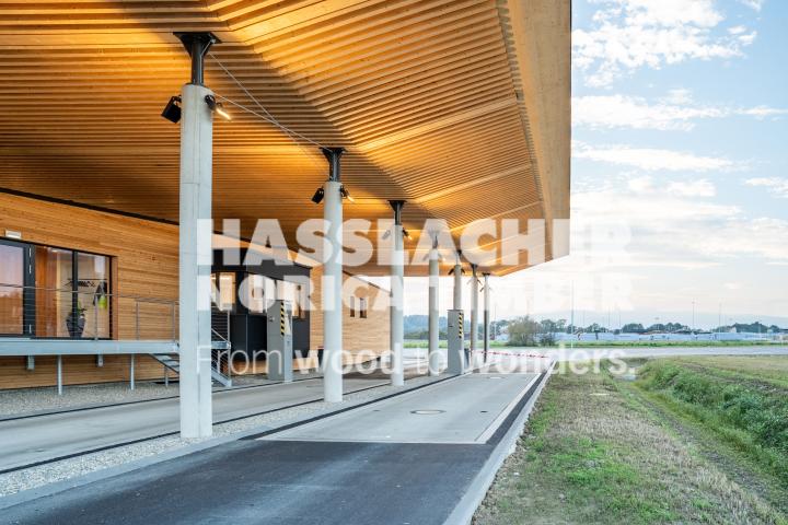 Den in den letzten Jahren im Bereich Maschinentechnik getätigten Investitionen am Standort der HASSLACHER PREDING Holzindustrie GmbH in Preding, Steiermark folgten nun auch Invest Den in den letzten Jahren im Bereich Maschinentechnik getätigten Investitionen am Standort der HASSLACHER PREDING Holzindustrie GmbH in Preding, Steiermark folgten nun auch Invest