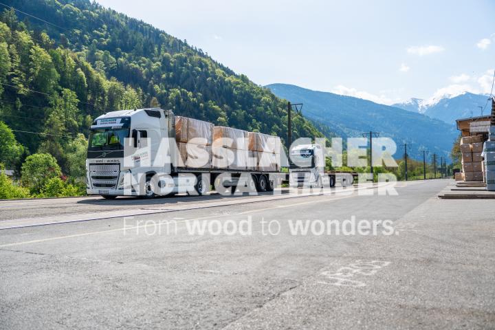 HNT STA AT SBG Beladung LKW Sachsenburg 