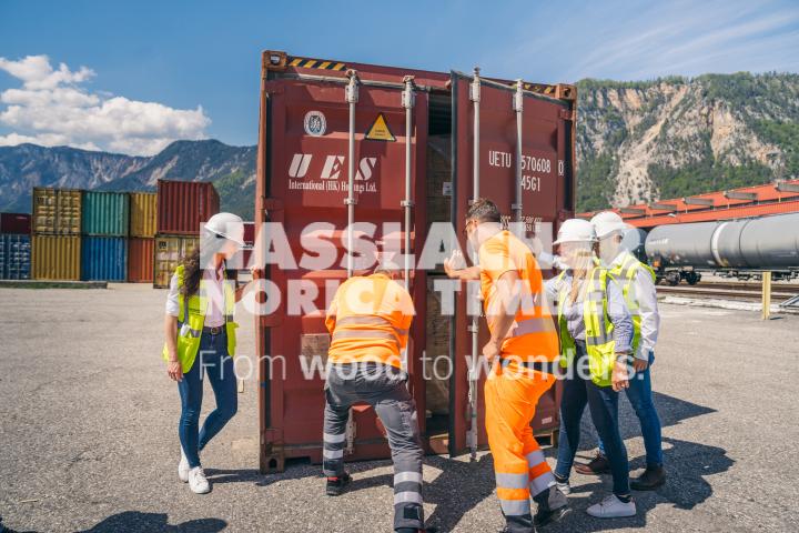 HNT STA AT SBG  Verladung Fürnitz Container 