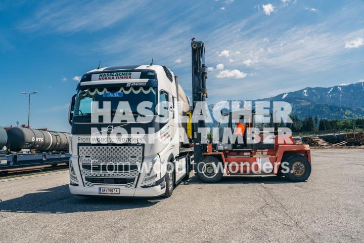 HNT STA AT SBG  Verladung Fürnitz Container 