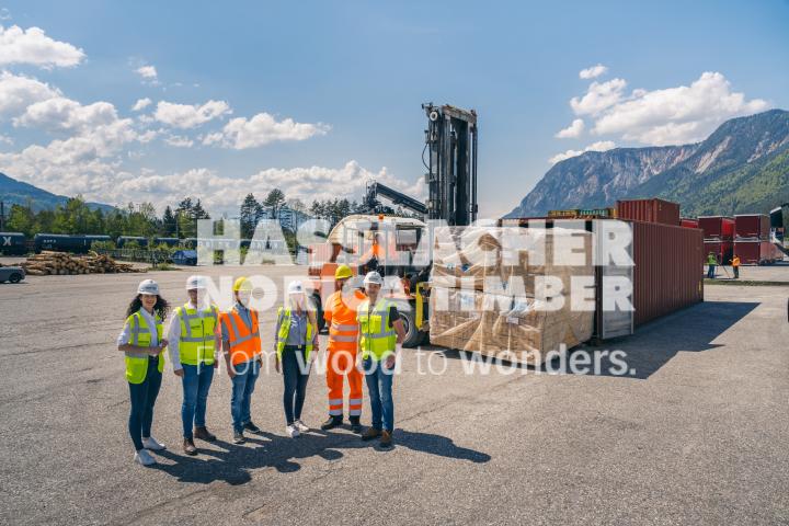 HNT STA AT SBG Verladung Fürnitz Container HNT STA AT SBG Verladung Fürnitz Container