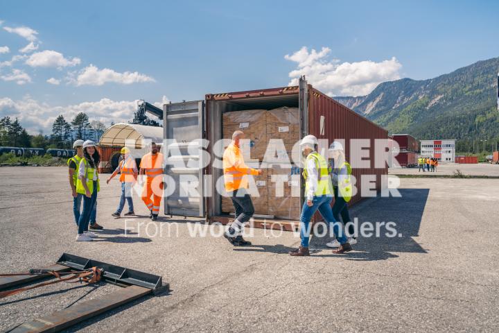 HNT STA AT SBG Verladung Fürnitz Container HNT STA AT SBG Verladung Fürnitz Container