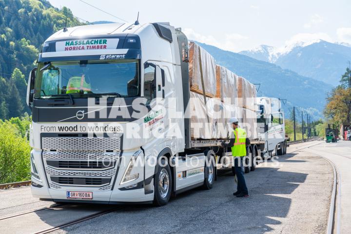 HNT STA AT SBG Beladung LKW Sachsenburg HNT STA AT SBG Beladung LKW Sachsenburg