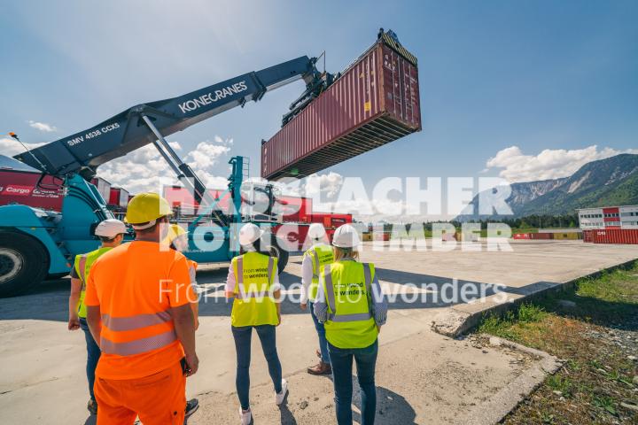 HNT STA AT SBG  Verladung Fürnitz Container 