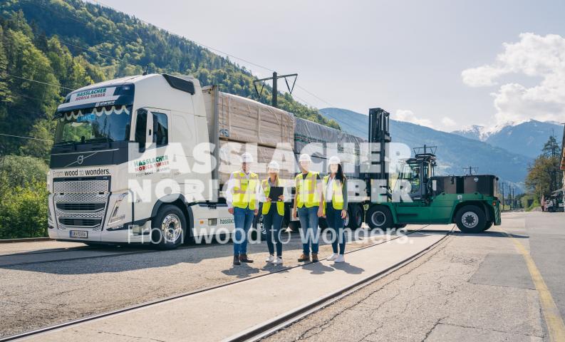 HNT STA AT SBG Beladung LKW Sachsenburg HNT STA AT SBG Beladung LKW Sachsenburg