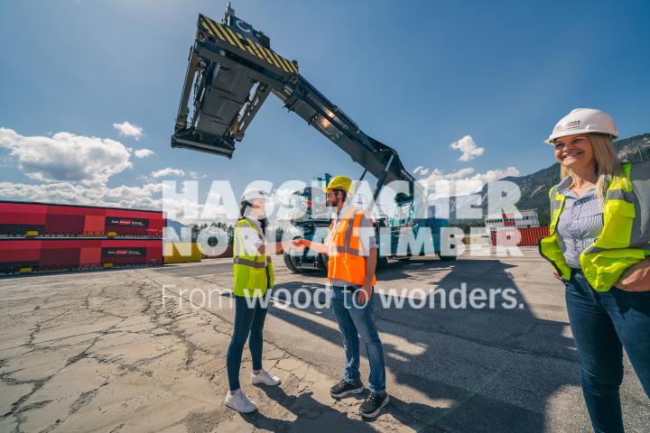 HNT STA AT SBG Verladung Fürnitz Container HNT STA AT SBG Verladung Fürnitz Container