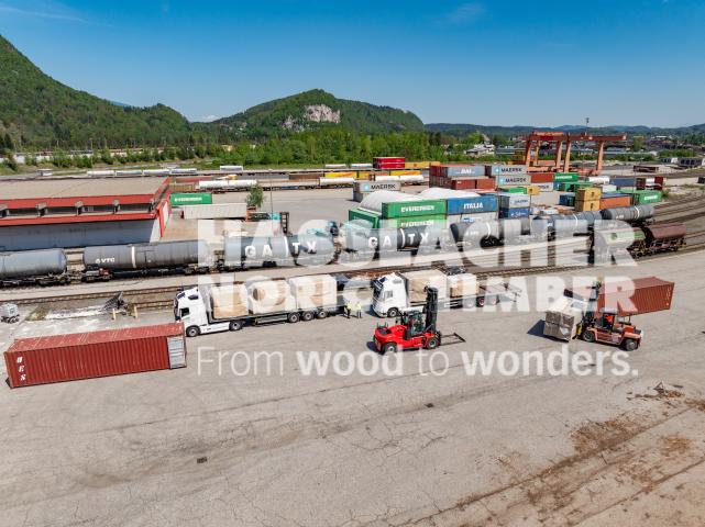 HNT STA AT SBG Verladung Fürnitz Container HNT STA AT SBG Verladung Fürnitz Container