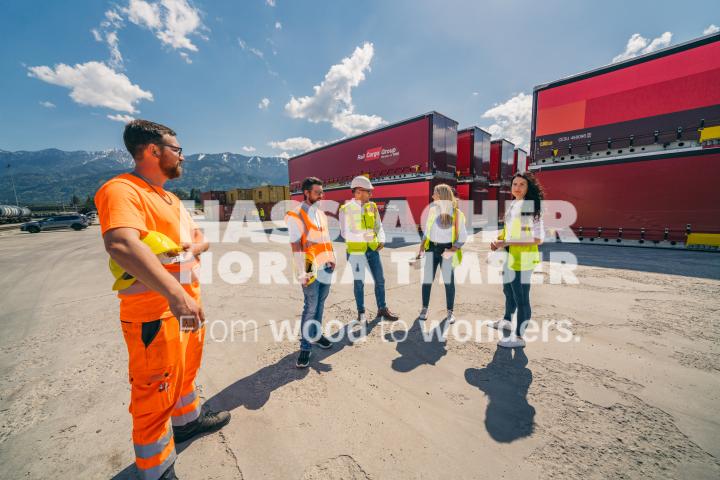 HNT STA AT SBG  Verladung Fürnitz Container 